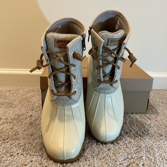 SPERRY, Saltwater Wool Embossed Duck Boot w/Thinsulate (STS82473), US Women’s 9. - Picture 3 of 8